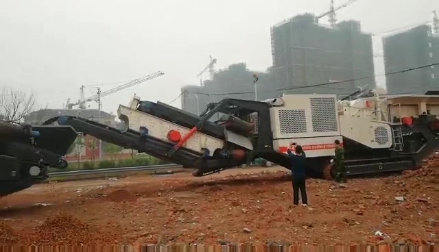 邁科路大型礦山機械進出口,移動破碎站
